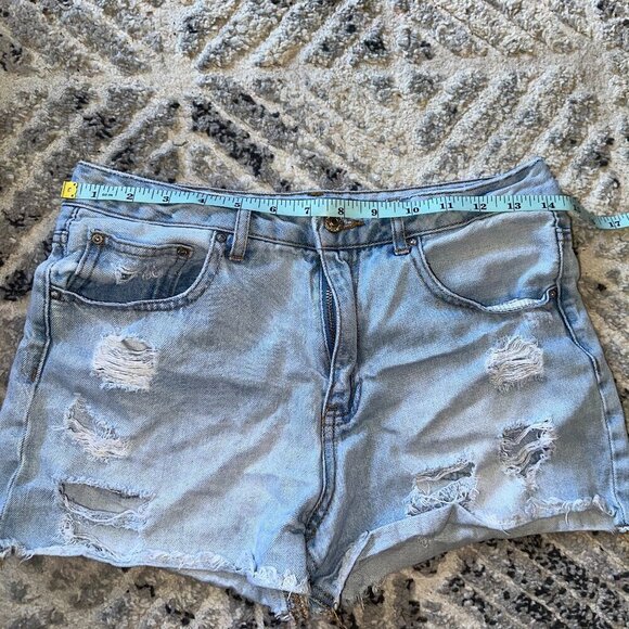 Light Blue Forever 21 Women's Denim Cut Off Shorts Size 26 / 4 Distressed Holes - Picture 8 of 9
